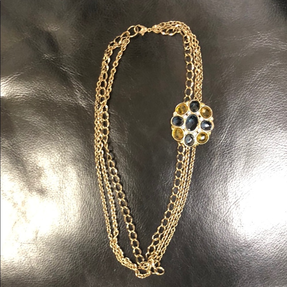 Medium length necklace